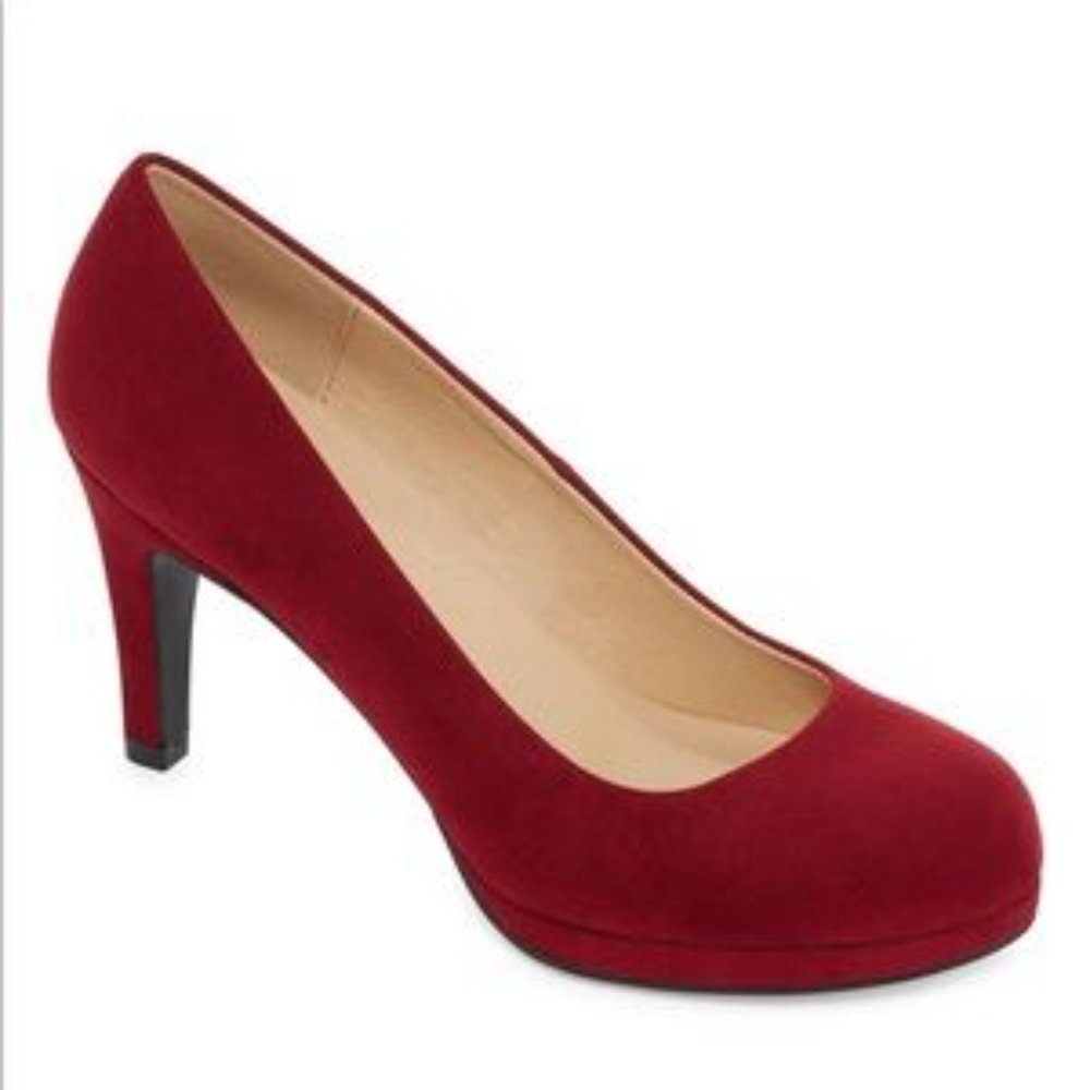 CL by Chinese Laundry Nilah Platform Pump in Cherry Red